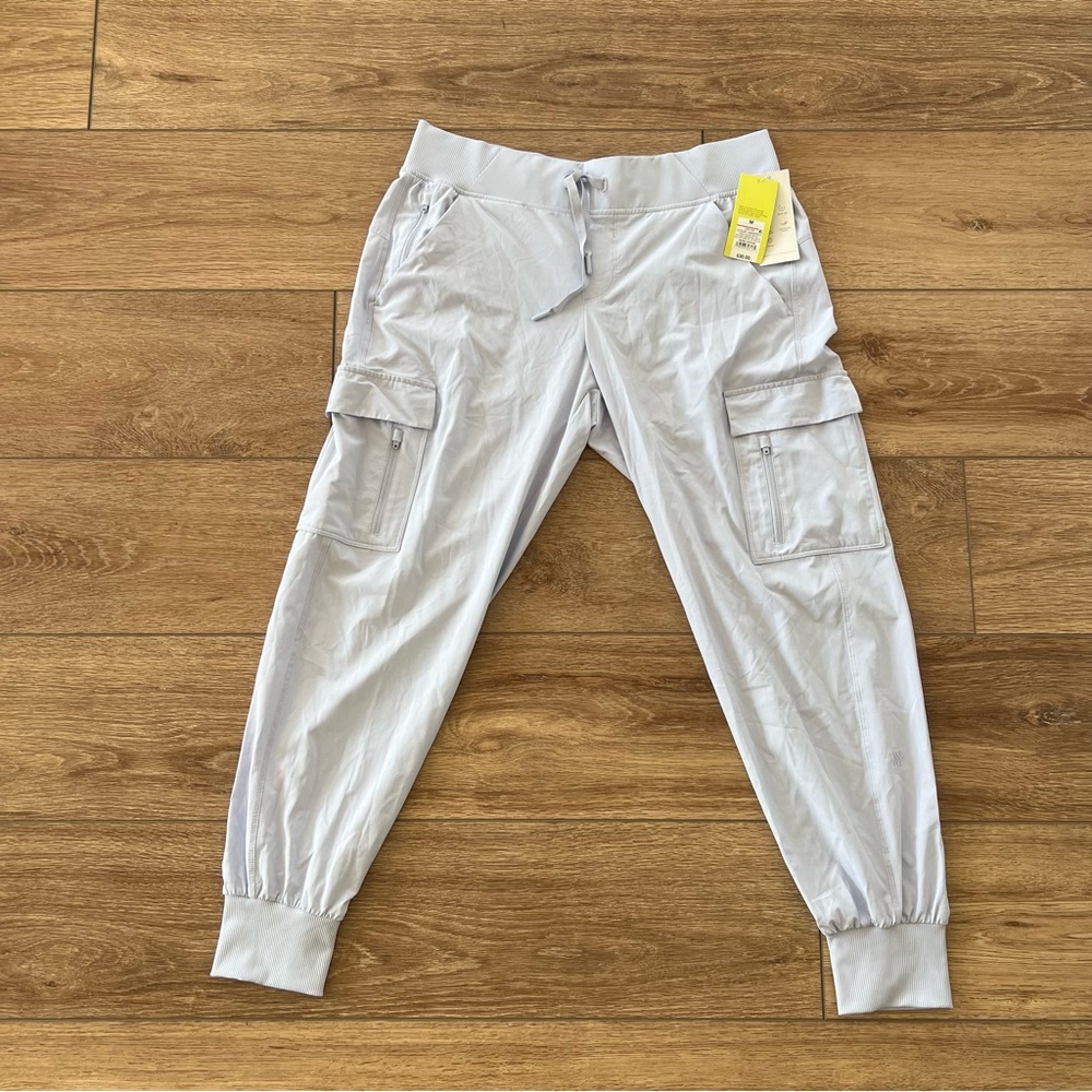 NWT ALL IN MOTION LAVENDER MID RISE CARGO JOGGERS